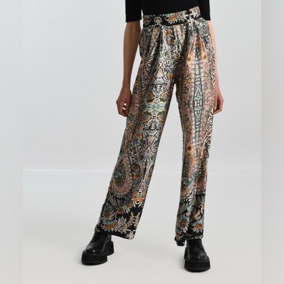 NWOT Molly bracken floral print pant - silky flowy style - very comfortable -  M - Picture 1 of 10